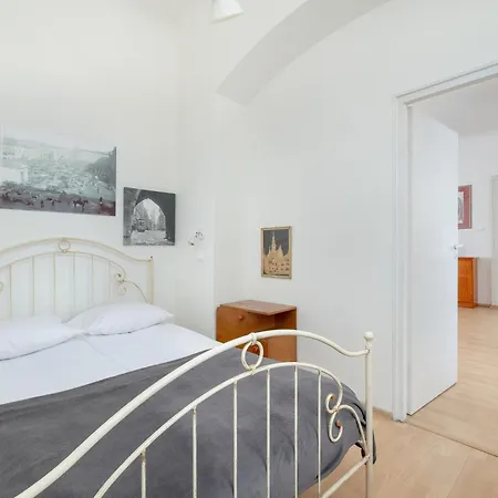 Picturesque In By Renters *